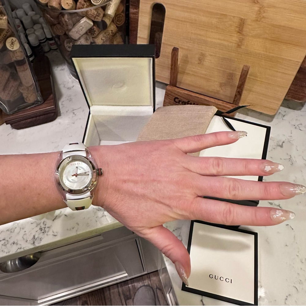 Gucci Sync Sport Watch with White Rubber Logo Band Unisex Stainless Steel - Picture 15 of 16